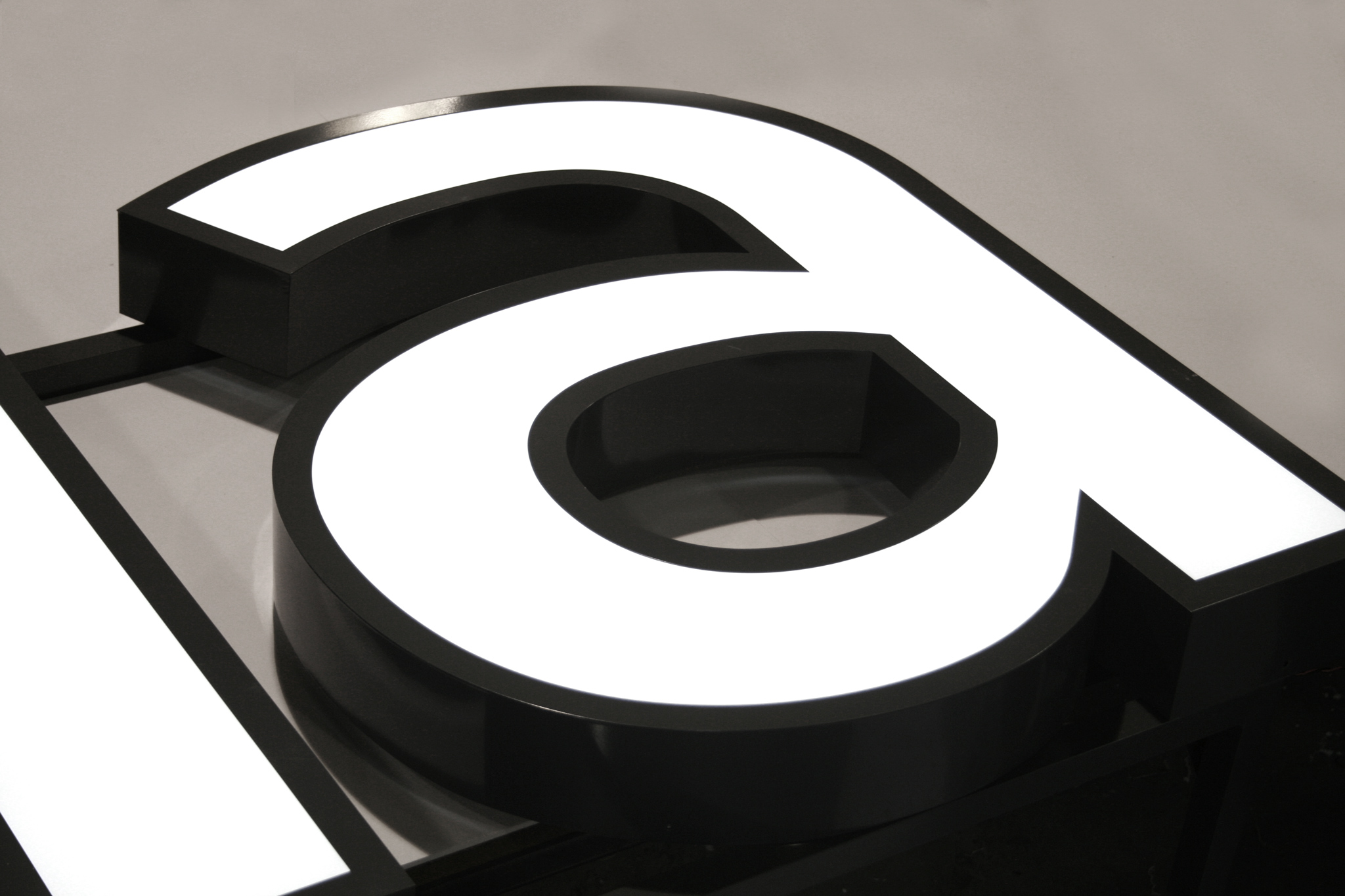 RIM & RETURN CHANNEL LETTERS